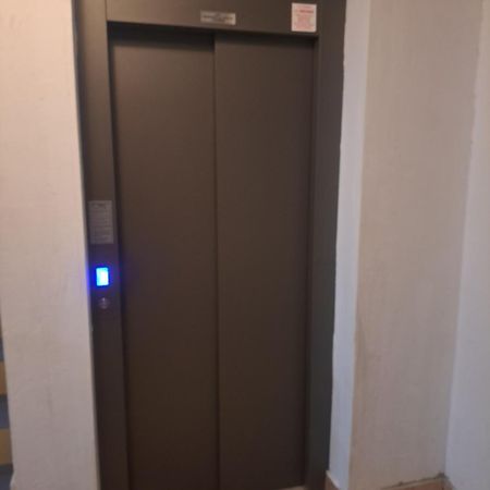 Stan Na Dan 021 Appartement Novi Sad Buitenkant foto