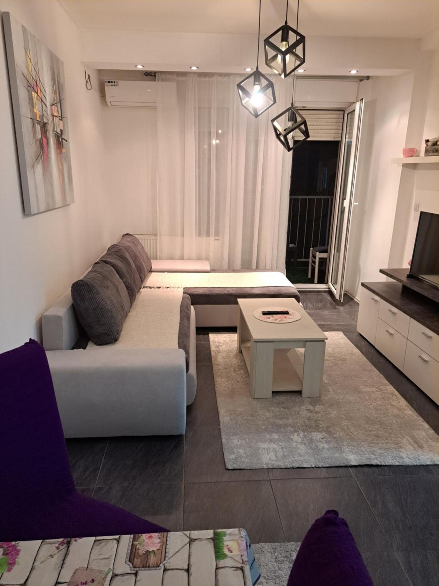 Stan Na Dan 021 Appartement Novi Sad Buitenkant foto